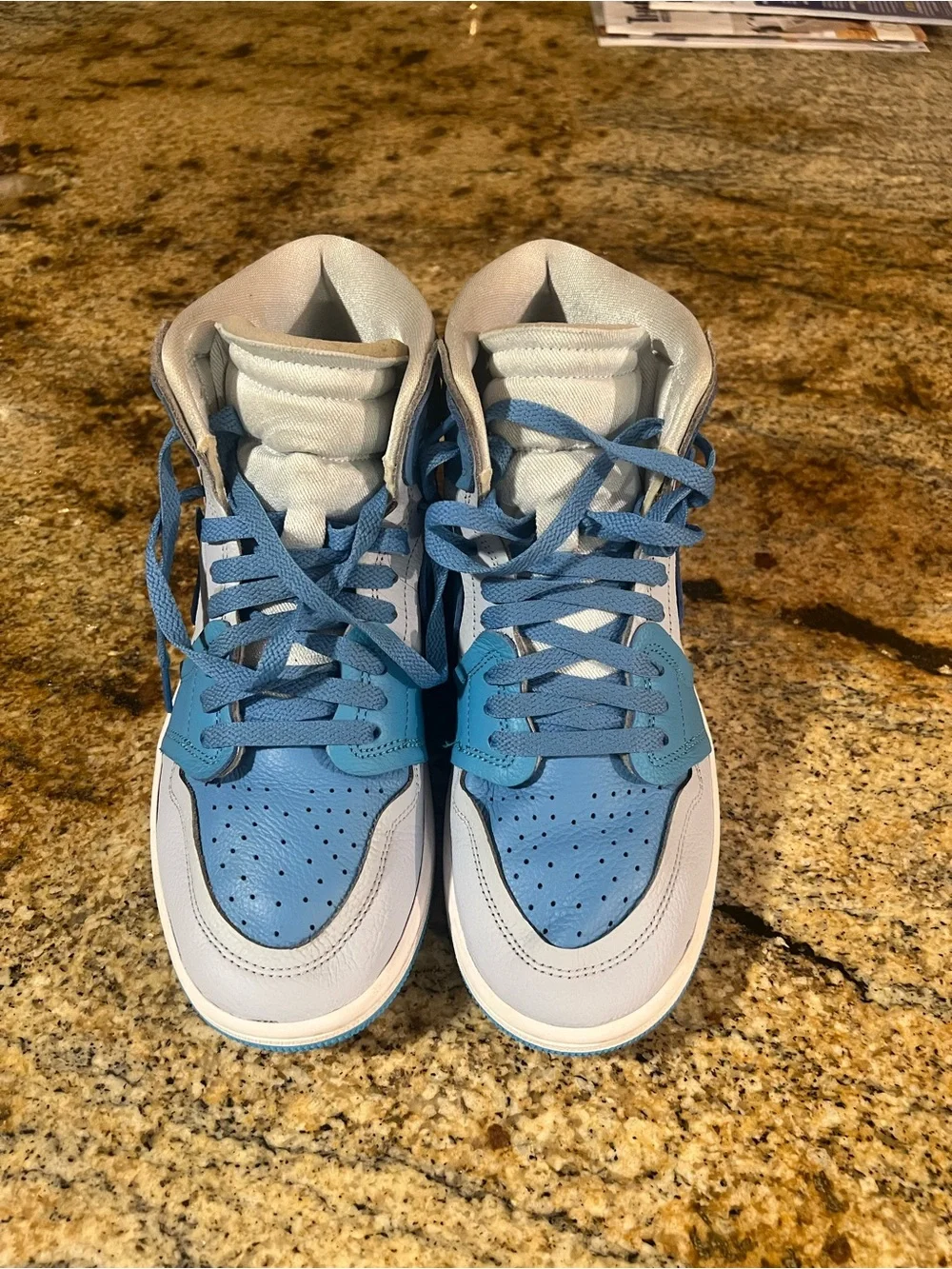 Nike Air Jordan 1 Retro High - Light Blue/White